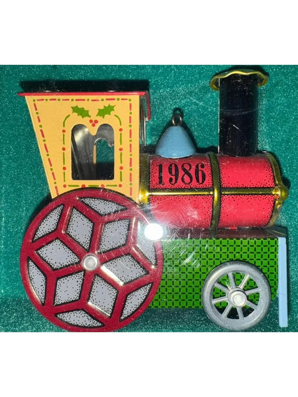 Hallmark Keepsake Ornament 1986 Tin Locomotive Series #5 Train Engine